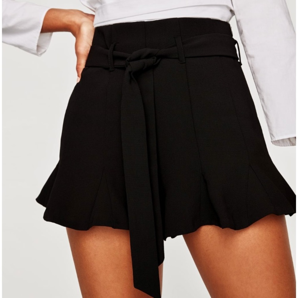 🔹Price Drop🔹 Zara pleated shorts